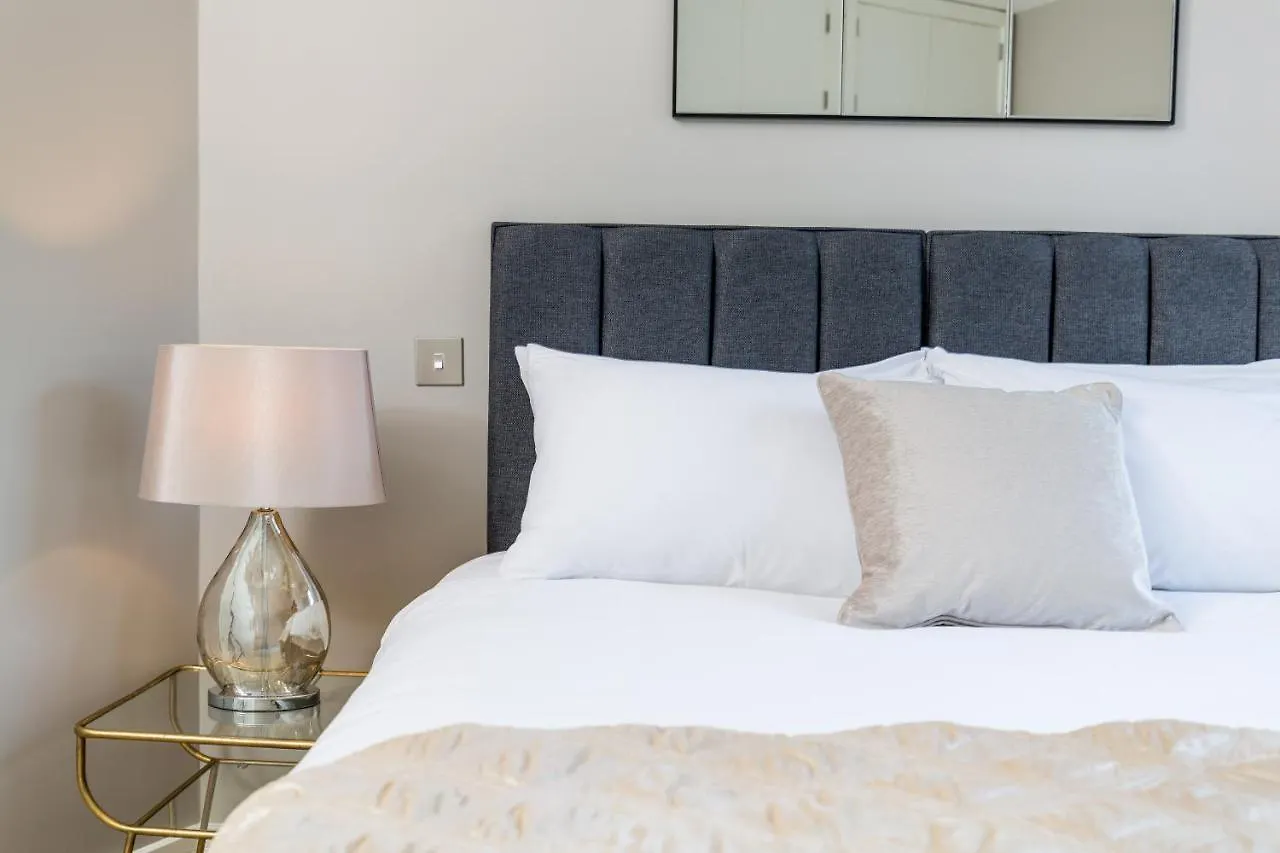 צ'לטנהם Elizabeth Mews - By Luxury Apartments 0*,